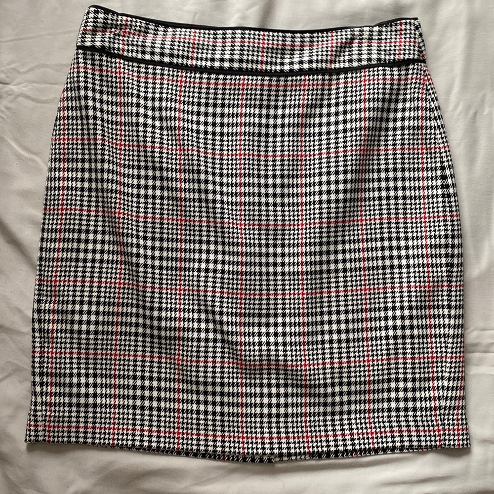 Banana Republic houndstooth Red/black/white